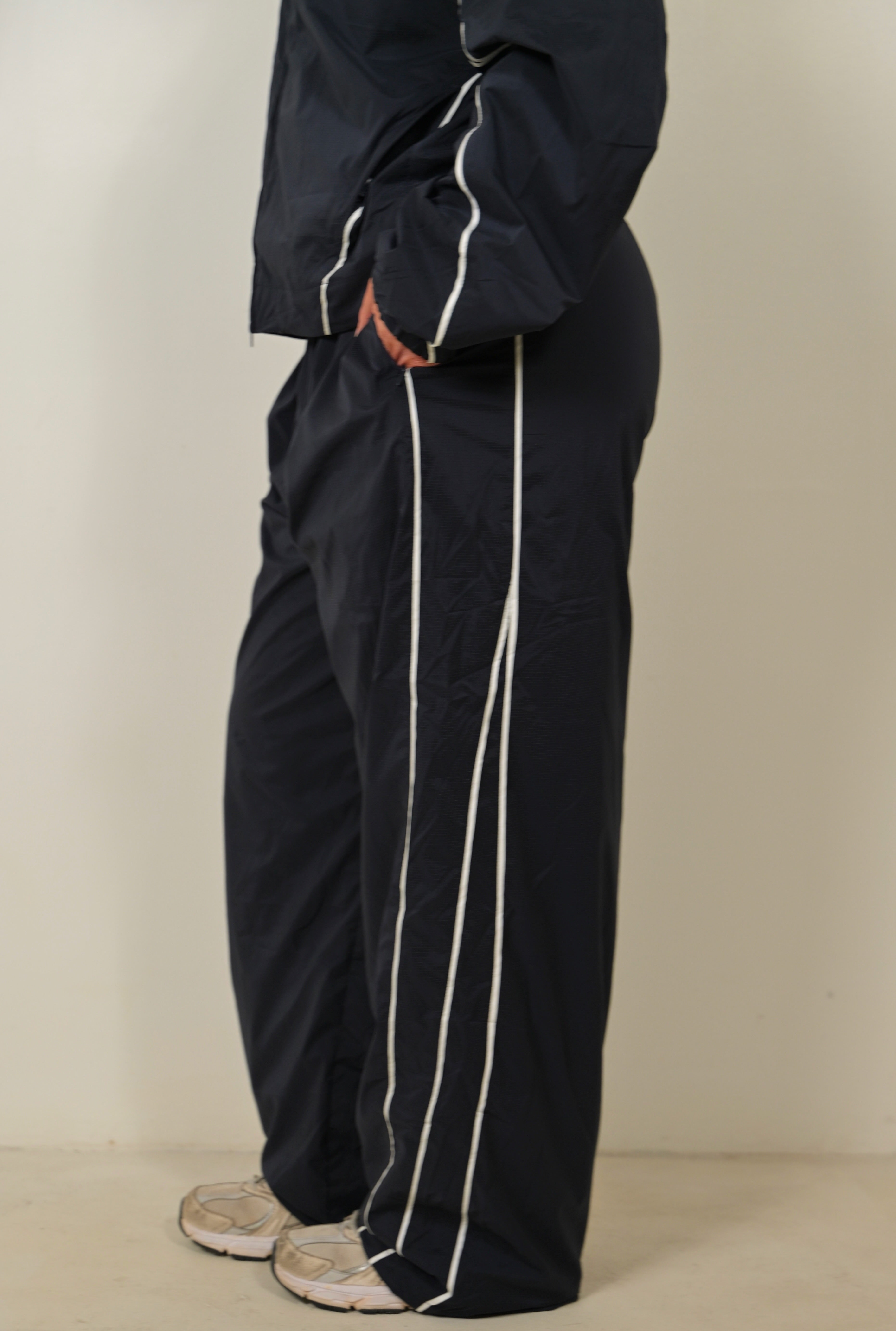 NAVY SPRAY PANTS
