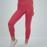 RASPBERRY SEAMLESS SCRUNCH LEGGINGS