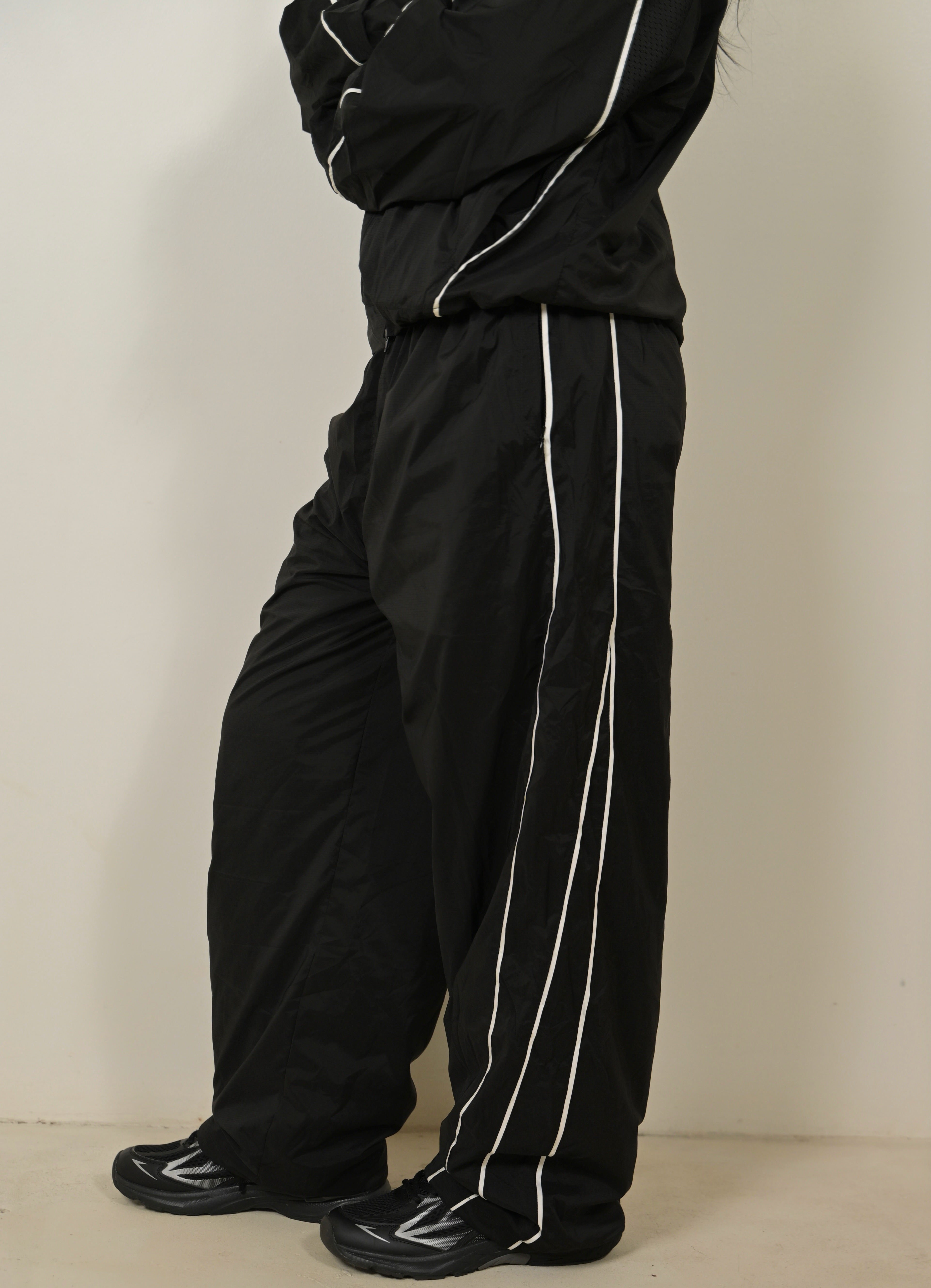 JET BLACK SPRAY PANTS