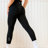 JET BLACK SEAMLESS SCRUNCH LEGGINGS