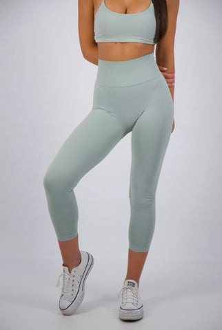 PISTACHIO STAPLE SET