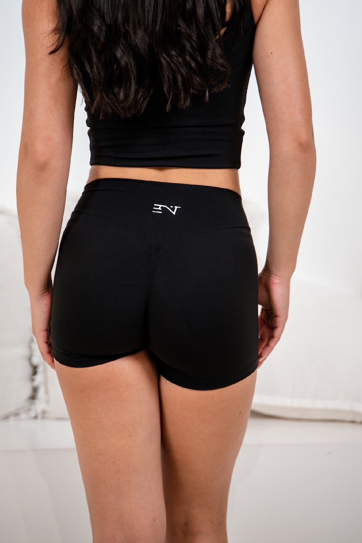 JET BLACK INVISIBLE SCRUNCH SHORT