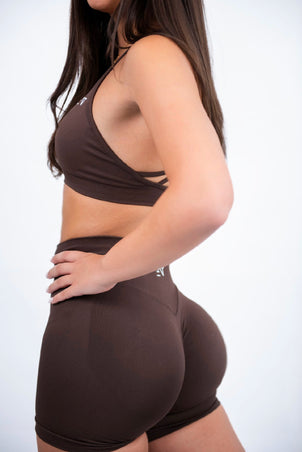 ESPRESSO SEAMLESS SCRUNCH SHORTS
