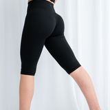 JET BLACK CAPRI.